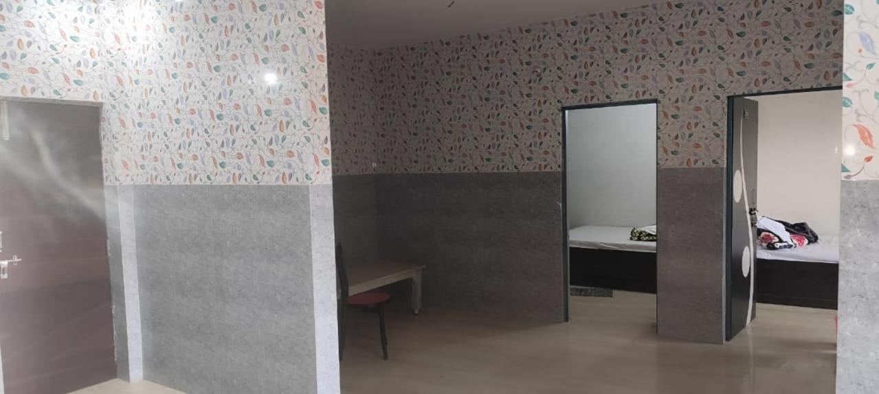 פאטנה Hotel Radhey Krishna מראה חיצוני תמונה